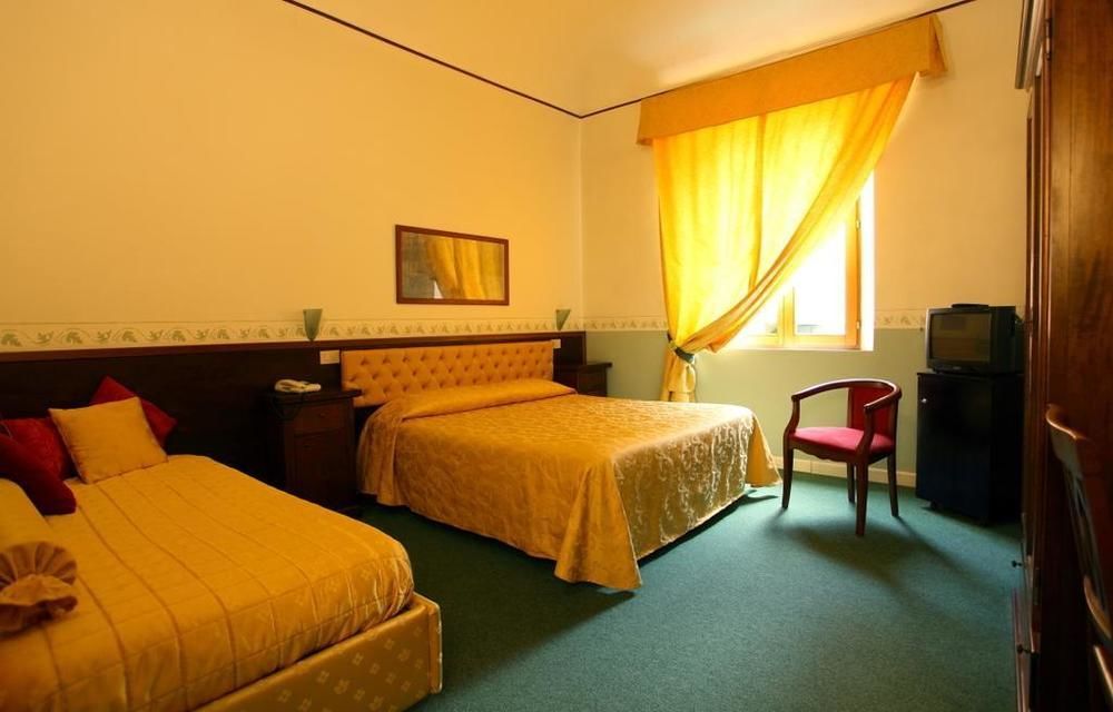Hotel Minerva Pisa Oda fotoğraf
